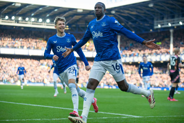 他已经在维 他已经在维